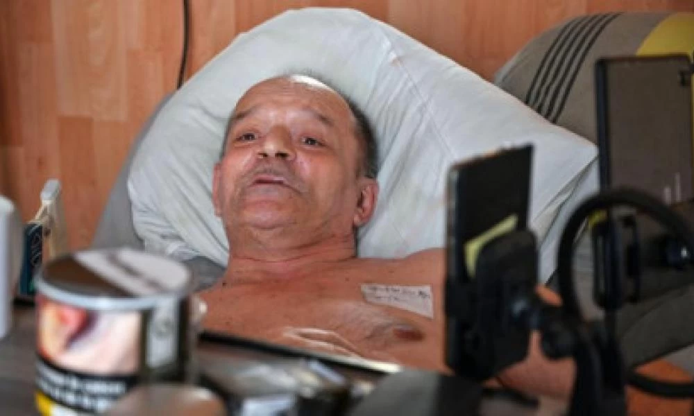 Γαλλία: Άνδρας με ανίατη ασθένεια αποφάσισε να μεταδώσει live το θάνατό του